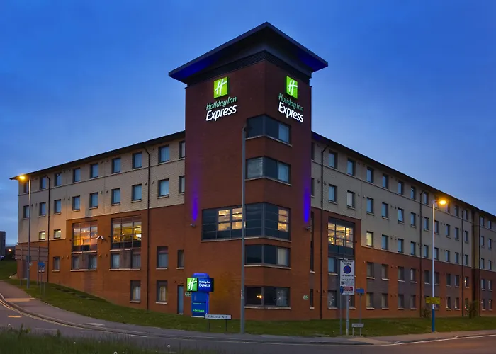 Holiday Inn Express London Luton Airport By IhgAirport Hotel