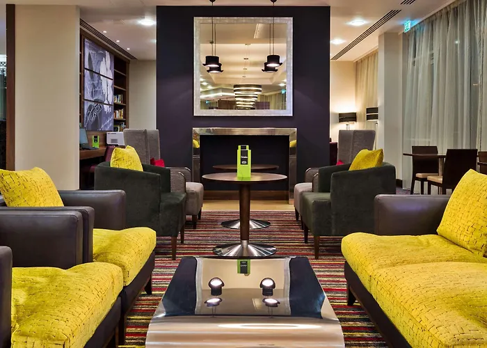 Hampton By Hilton Luton AirportAirport Hotel