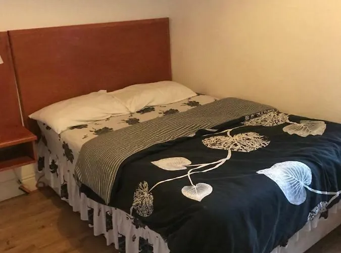 Junction 10 Bed & Breakfast Luton 